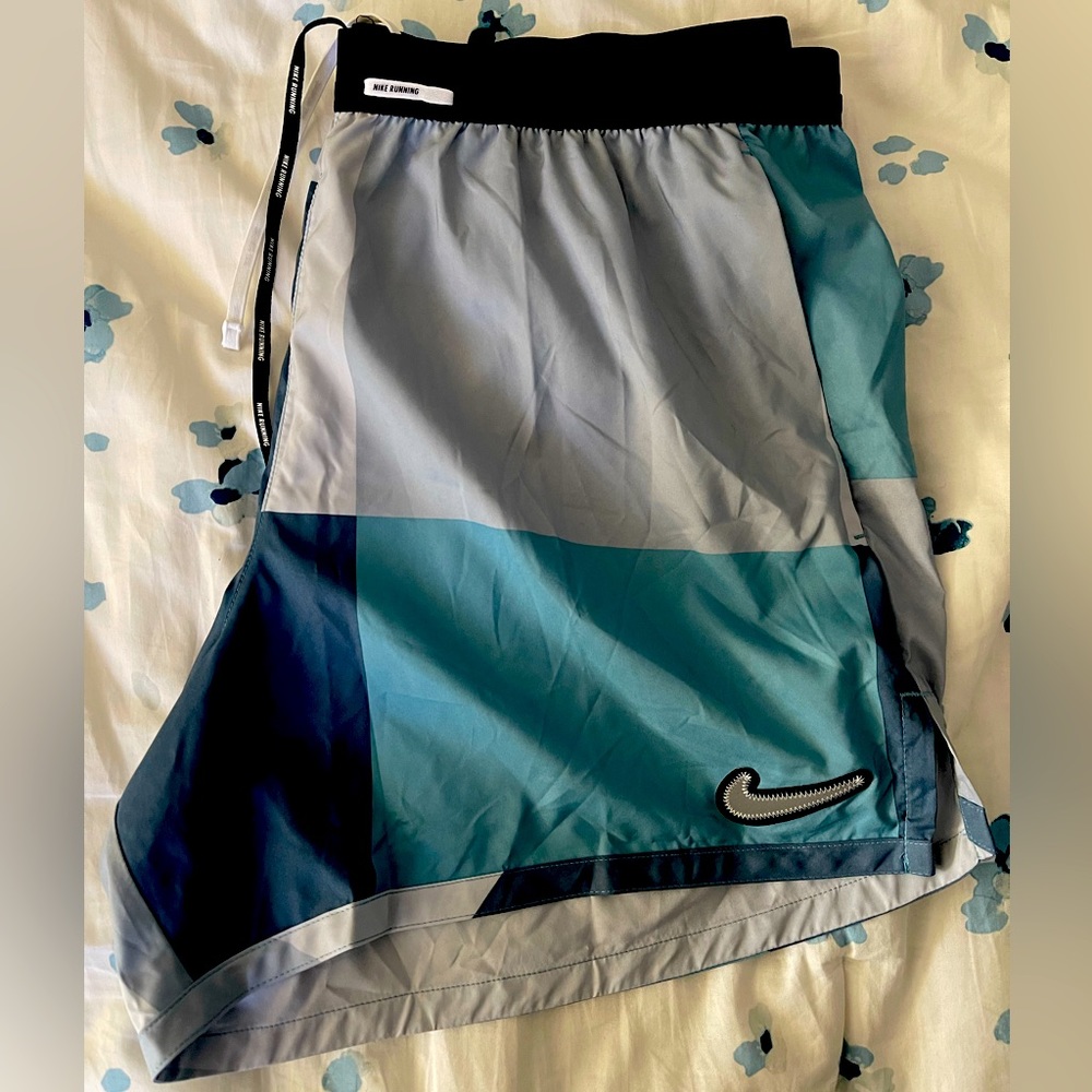 NWOT Nike running shorts